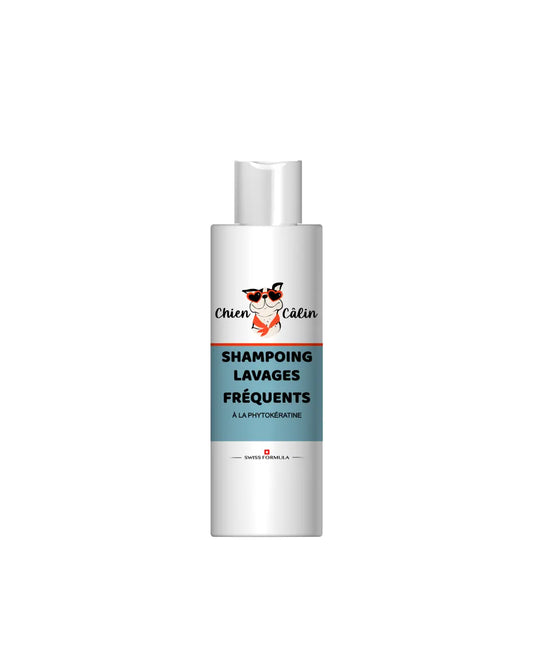 Shampoing lavages fréquents du chien, conçu pour nettoyer, hydrater et raviver l’éclat des pelages clairs ou blancs.
